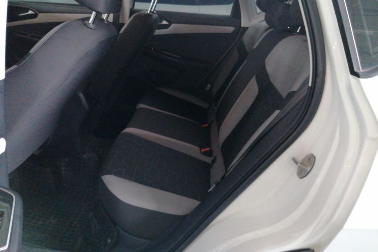 VS5 2022 car image #14