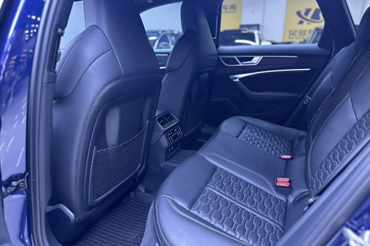 Audi RS 6 2021 car image #14