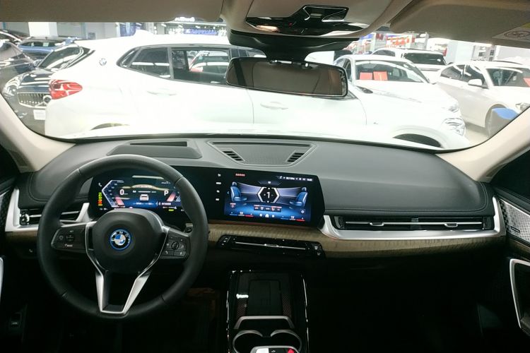 BMW iX1 2023 #14 BMW iX1 2023 imagem de carro #14