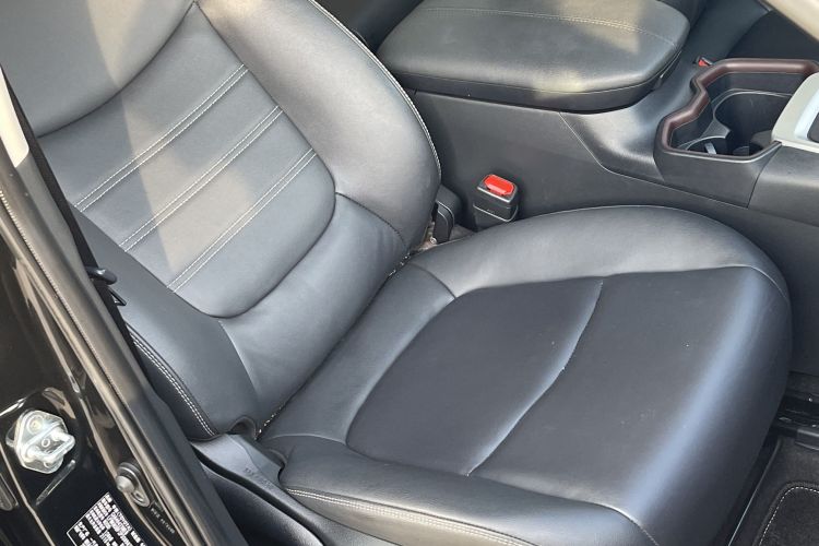 Toyota RAV4 (Imported) 2022 immagine di auto #14