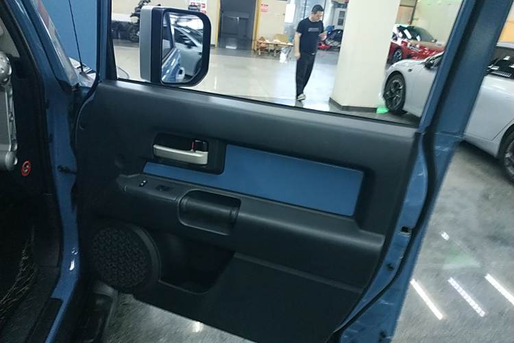 Toyota FJ Cruiser 2018 car image #14