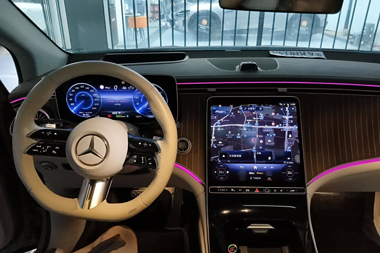 Mercedes-Benz EQE SUV 2023 #14 Mercedes-Benz EQE SUV 2023 car image #14