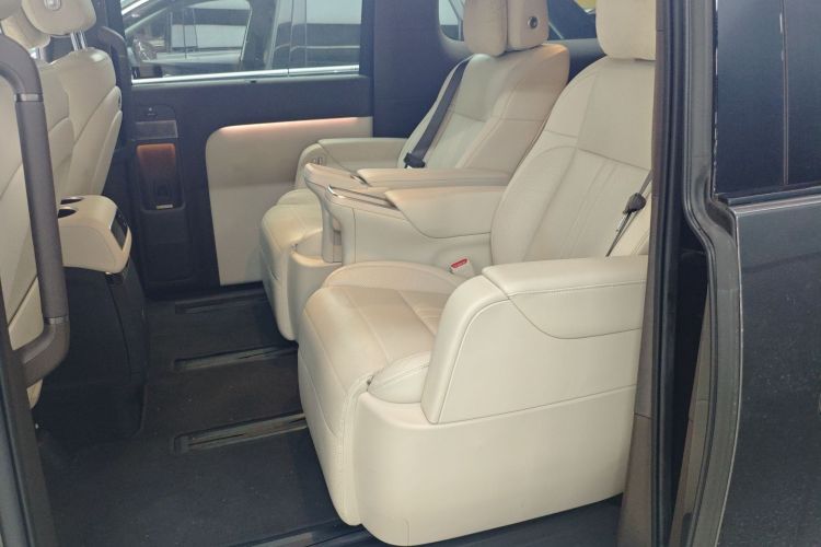 理想汽车 理想MEGA 2024 汽车图片 #14