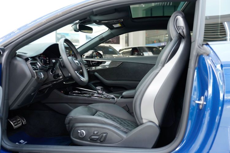 Audi S5 2023 car image #14