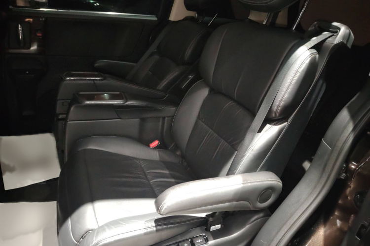 Honda Elysion 2016 imagen de coche #14