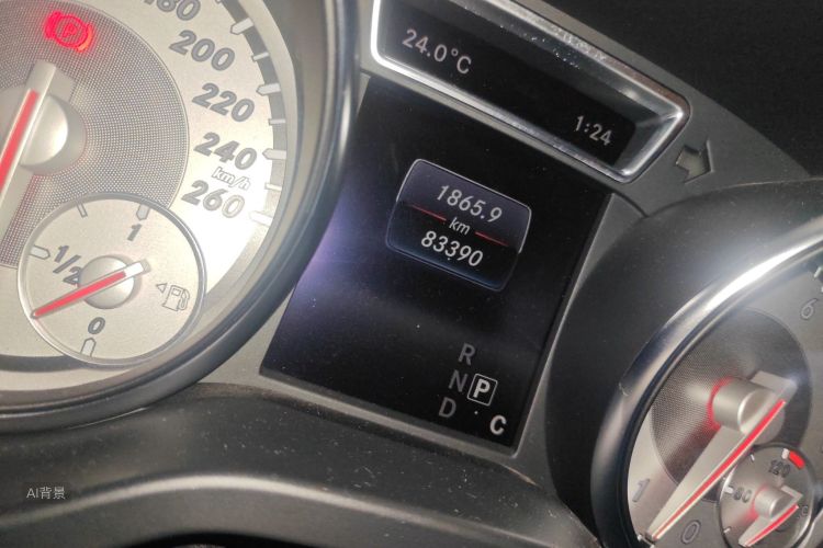 Mercedes-Benz GLA Class 2016 car image #14