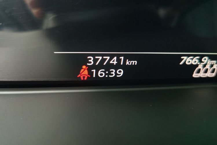 Audi Q5L 2023 car image #14