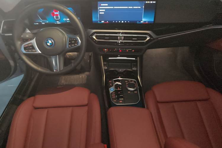 BMW i4 M50 2023 #14 BMW i4 M50 2023 car image #14