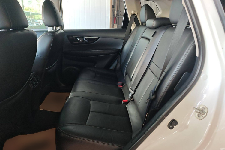 Nissan X-Trail 2019 immagine di auto #14