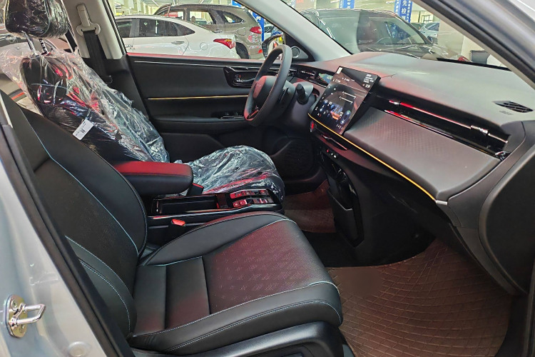 Honda e:NP2 2025 car image #14