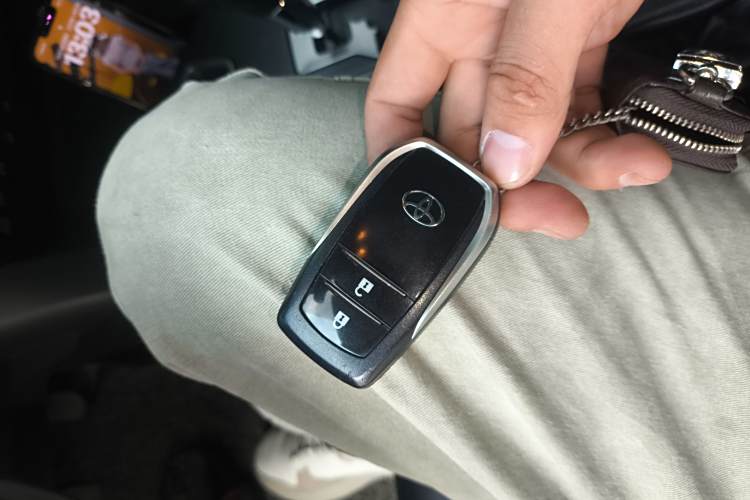 Toyota RAV4 (Imported) 2018 #14 Toyota RAV4 (Imported) 2018 immagine di auto #14