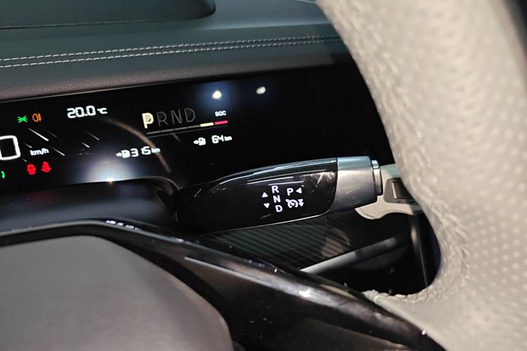 哪吒汽车 哪吒S猎装 2024 #14 哪吒汽车 哪吒S猎装 2024 汽车图片 #14