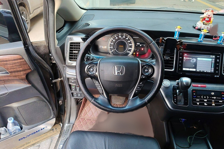 Honda Elysion 2016 imagen de coche #14