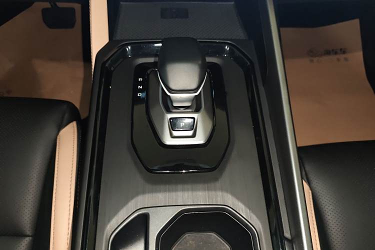 GEELY OkavangoPRO 2025 #14 GEELY OkavangoPRO 2025 car image #14