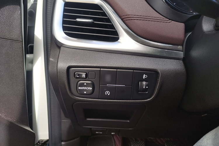 Changan Linmax 2018 car image #14