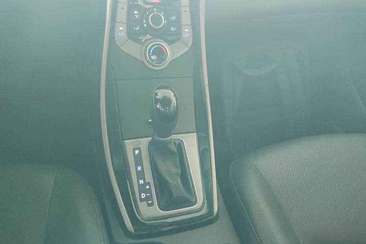 Hyundai Elantra MD 2016 #14 Hyundai Elantra MD 2016 immagine di auto #14