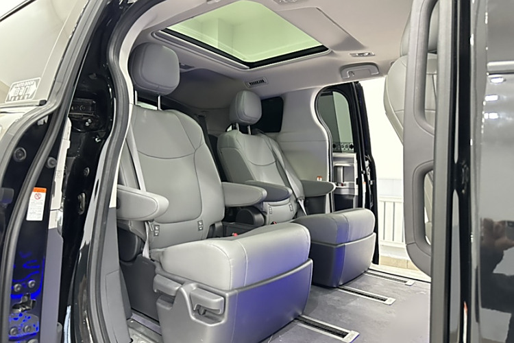 Toyota Granvia 2023 #14 Toyota Granvia 2023 immagine di auto #14