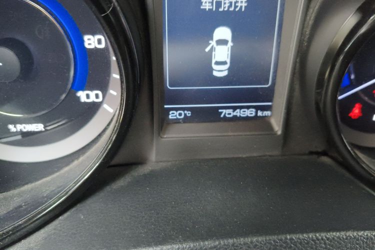 Changan CS15 EV 2018 #14 Changan CS15 EV 2018 car image #14