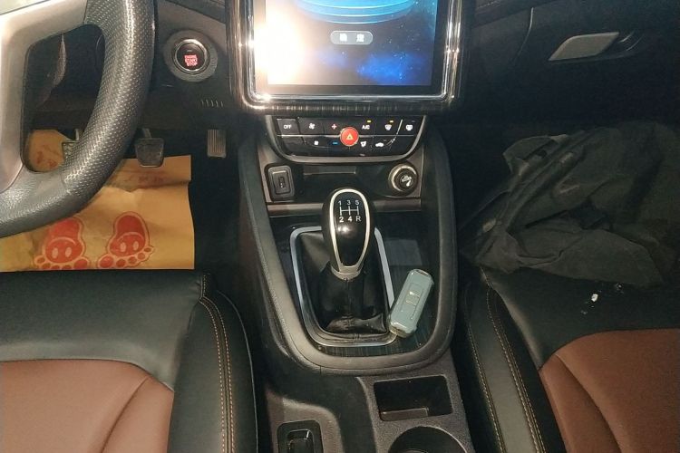 SWM X7 2022 صورة سيارة #14