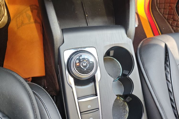 Ford Focus Active 2019 صورة سيارة #14