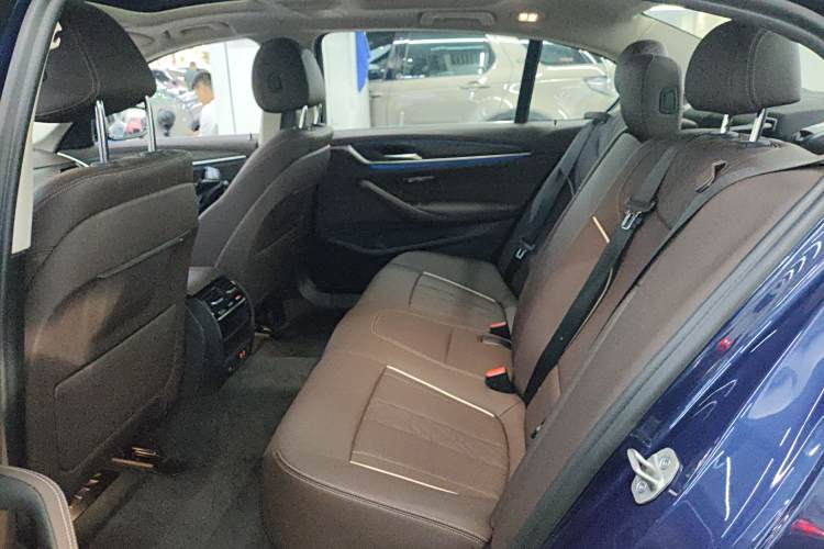 BMW M5 New Energy 2021 car image #14