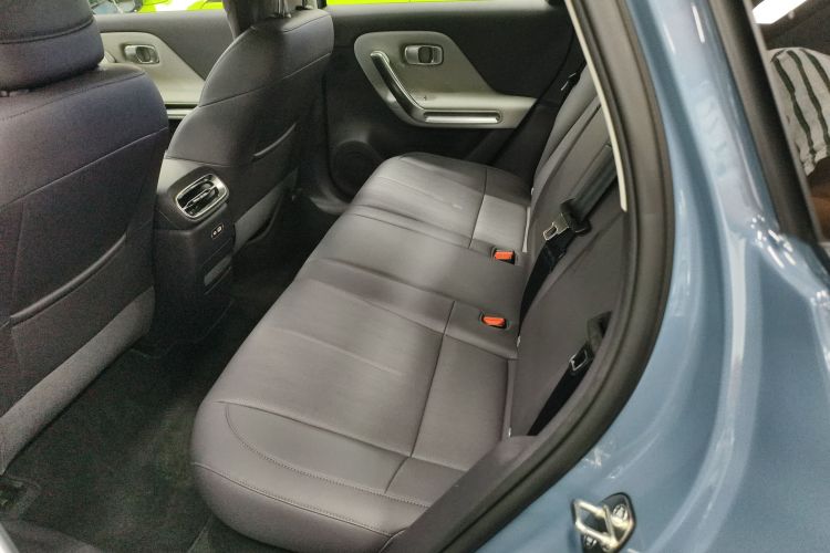 零跑汽车 零跑B01 2025 汽车图片 #14