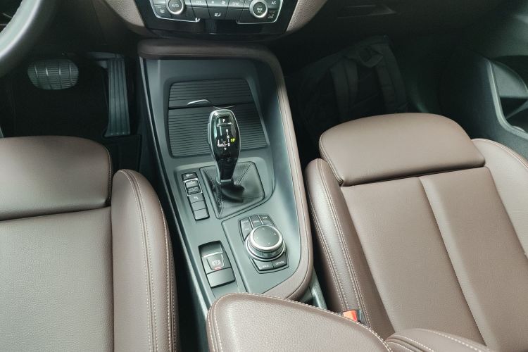 BMW X1 M35Li 2022 #14 BMW X1 M35Li 2022 car image #14