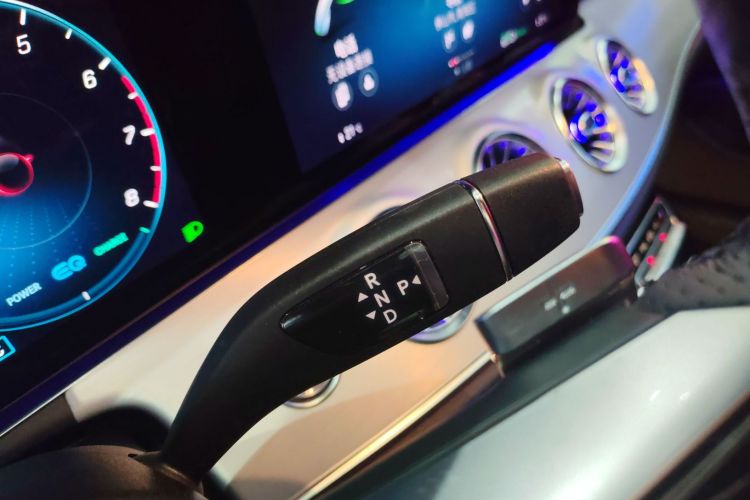 Mercedes-Benz E Class (Imported) 2021 immagine di auto #14