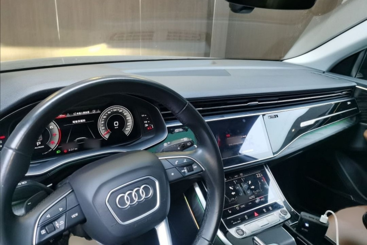 Audi Q8 2021 image de voiture #14