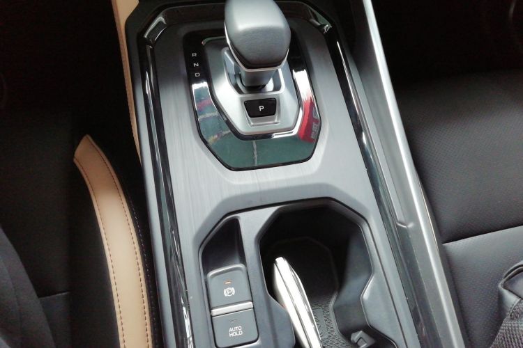 GEELY OkavangoR7 2025 car image #14