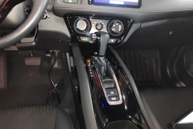 Honda VEZEL 2020 #14 Honda VEZEL 2020 car image #14