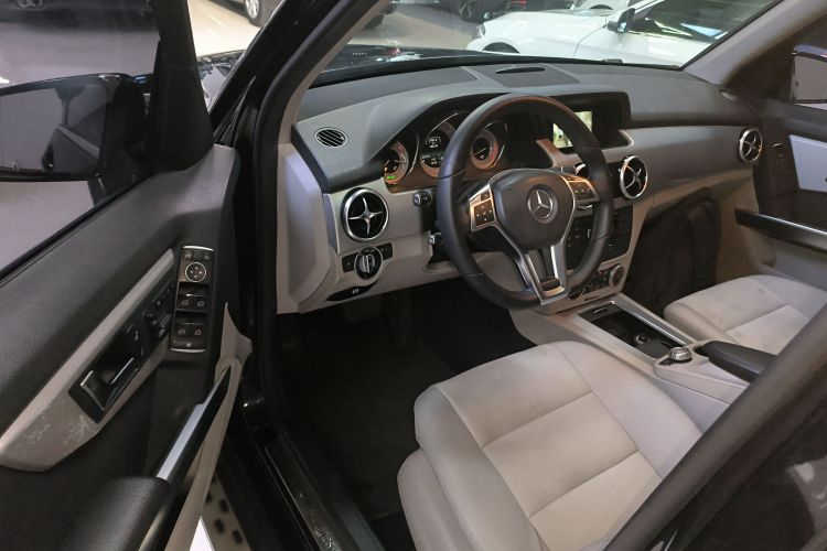 Mercedes-Benz GLK Class 2015 car image #14