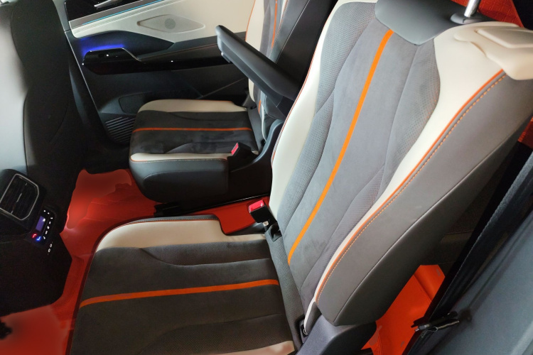 Volkswagen ID.6 Crozz 2022 car image #14