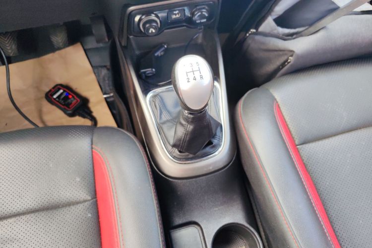 Changan CS15 EV 2016 imagen de coche #14