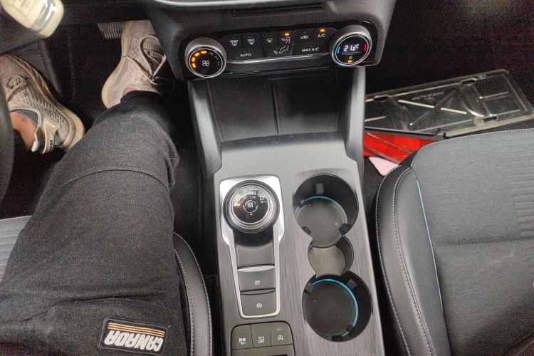 Ford Focus Active 2019 car image #14