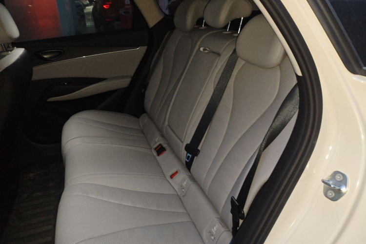 BYD Seal 06 DM-i 2025 #14 BYD Seal 06 DM-i 2025 image de voiture #14