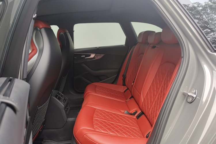 Audi S4 2023 car image #14