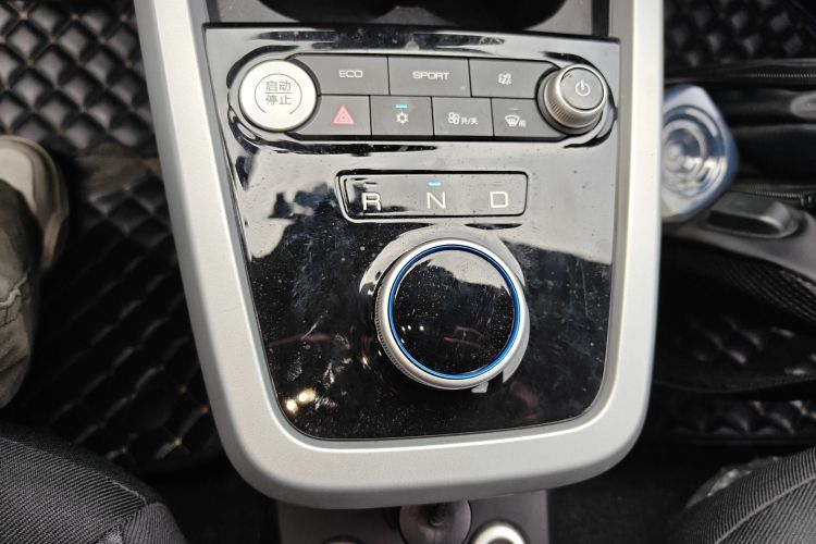 BYD e1 2019 car image #14