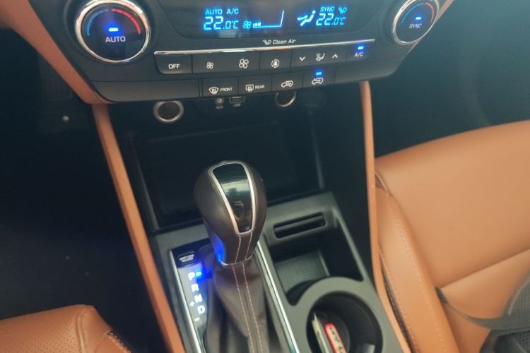 Hyundai Tucson (Imported) 2017 car image #14