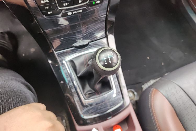 BYD SuRui 2017 car image #14