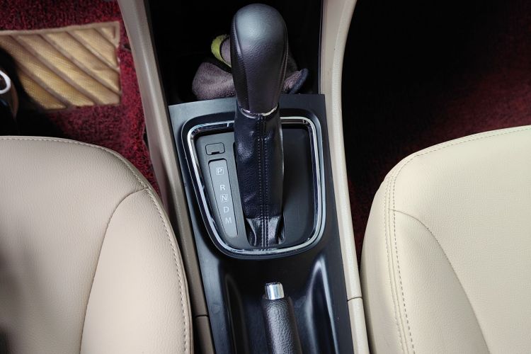 Suzuki Ciaz 2016 изображение автомобиля #14