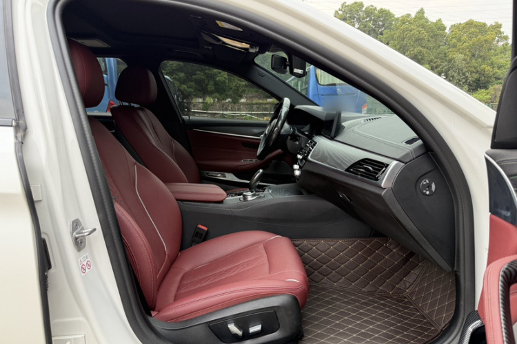 BMW M5 New Energy 2022 car image #14