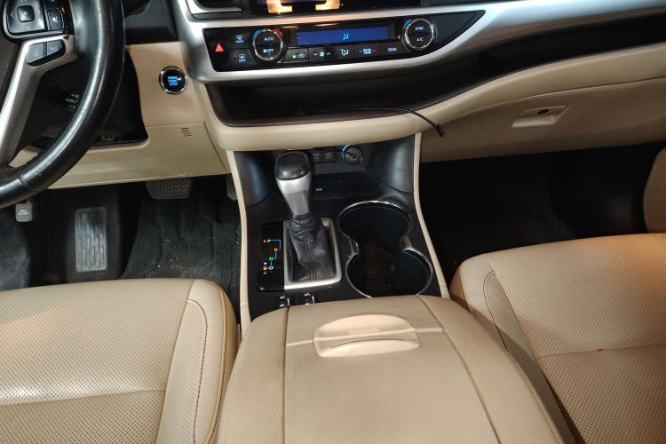 Toyota Highlander (Imported) 2020 car image #14