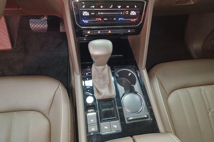 Volkswagen Viloran 2020 car image #14