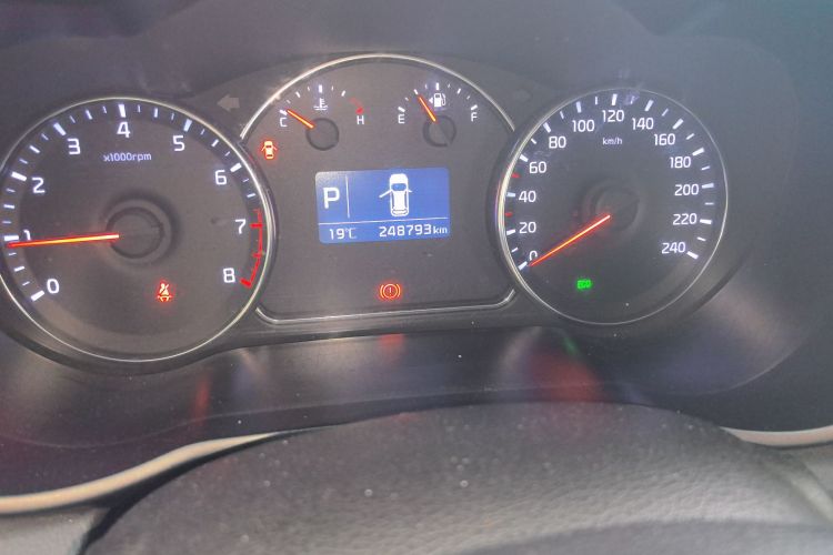 起亚 佳乐 2015 汽车图片 #14