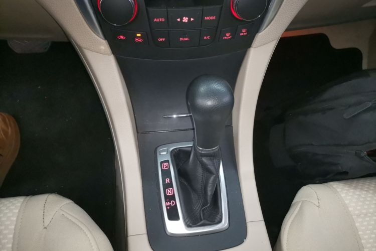 Suzuki Kizashi 2016 изображение автомобиля #14