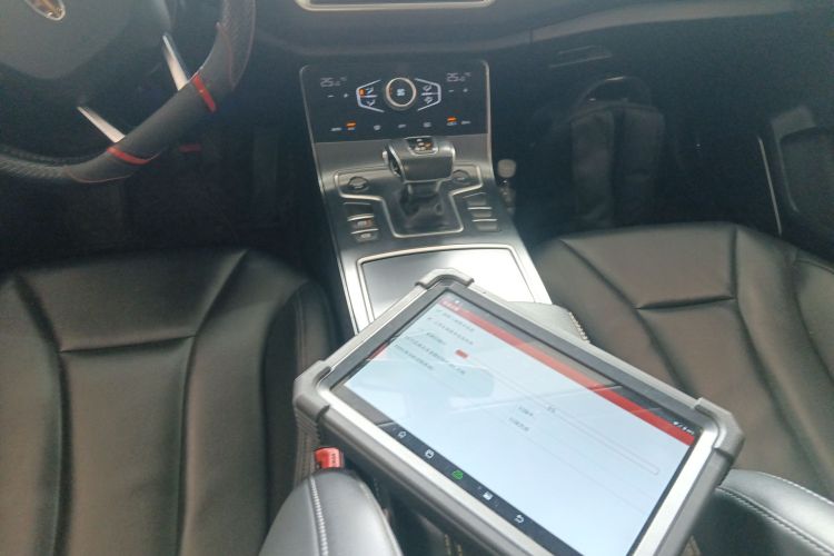 HongQi H5 2022 car image #14