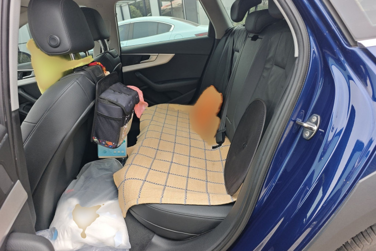 Audi A4 2017 car image #14