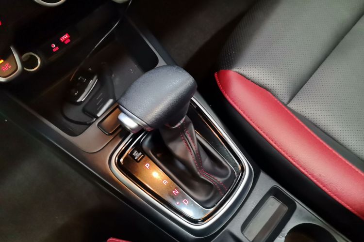 Kia Rio Cross 2018 car image #14