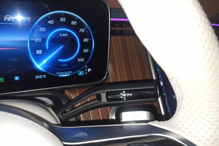 Mercedes-Benz EQE SUV 2023 immagine di auto #14